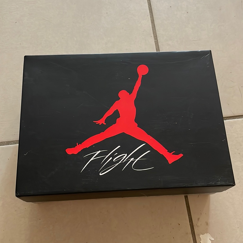 Jordan 4 Unc